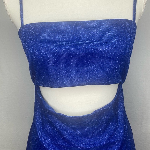 (NWT) blue wiht glitter,adjustable straps,open under the bust - Picture 5 of 6
